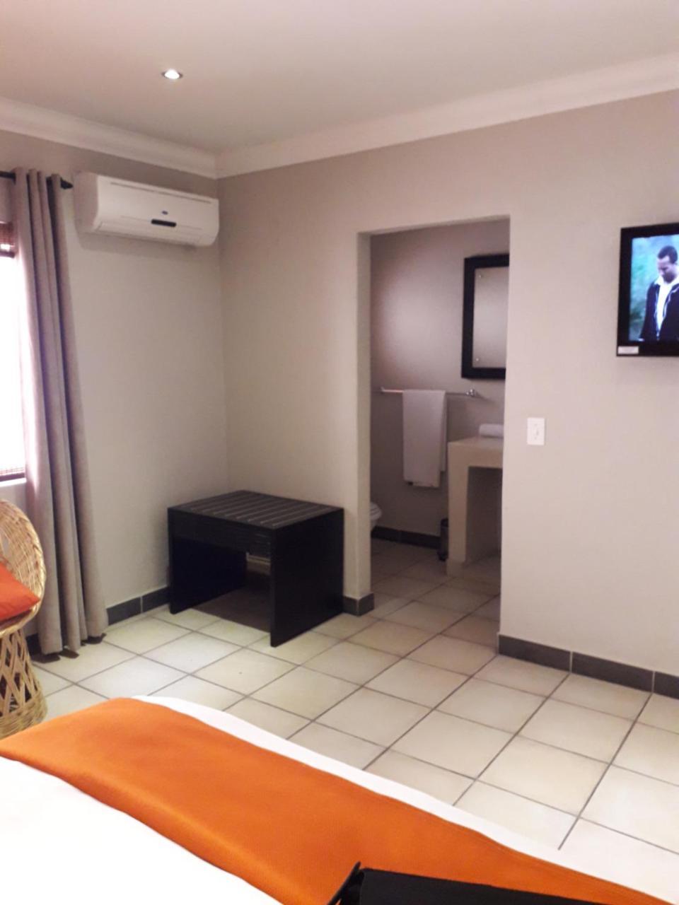 คาโยตีส์ โฮเต็ล แอนด์ คอนเฟอเรนซ์ เซ็นเตอร์ Hotel Mbombela ภายนอก รูปภาพ