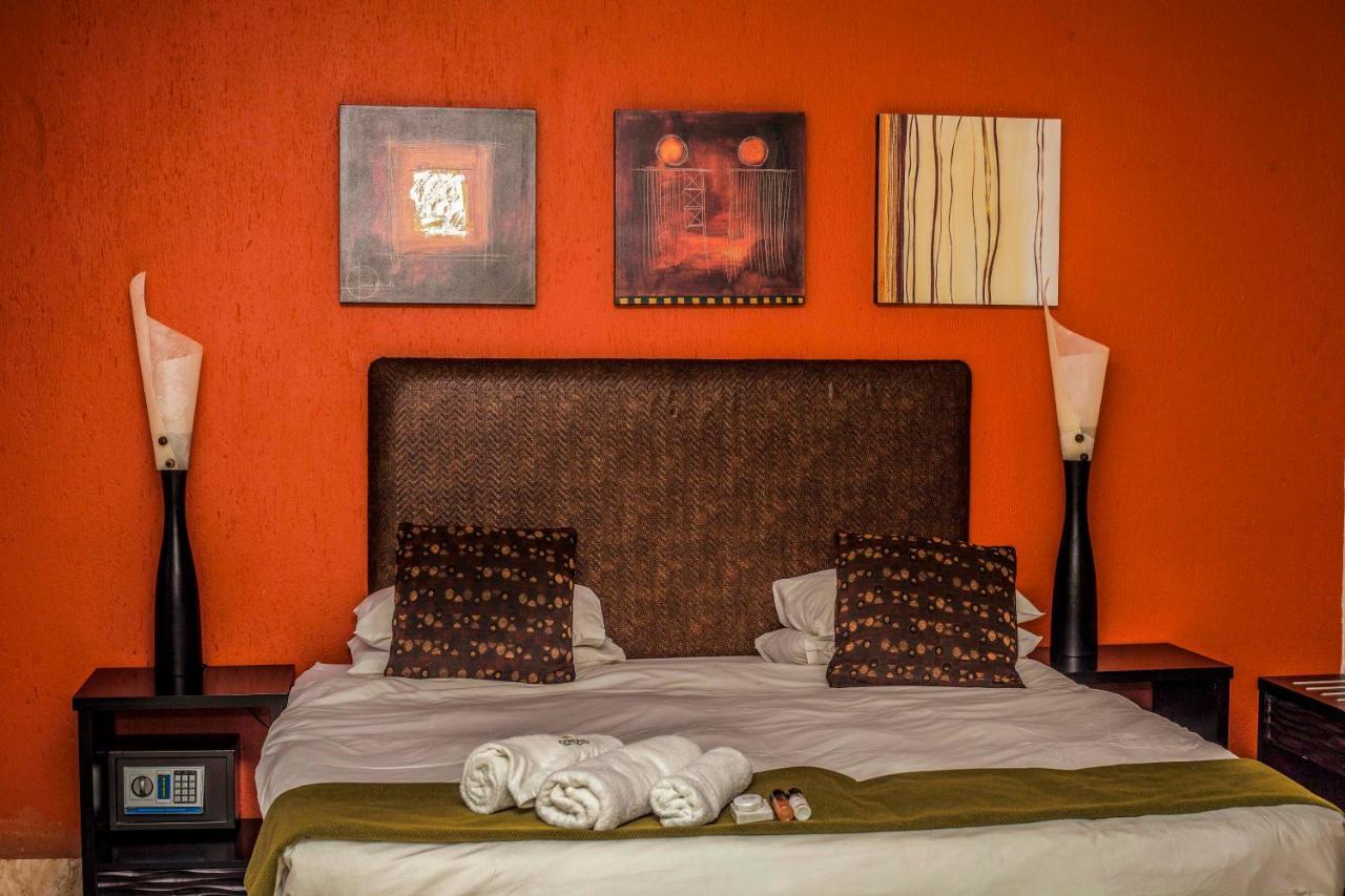 คาโยตีส์ โฮเต็ล แอนด์ คอนเฟอเรนซ์ เซ็นเตอร์ Hotel Mbombela ภายนอก รูปภาพ