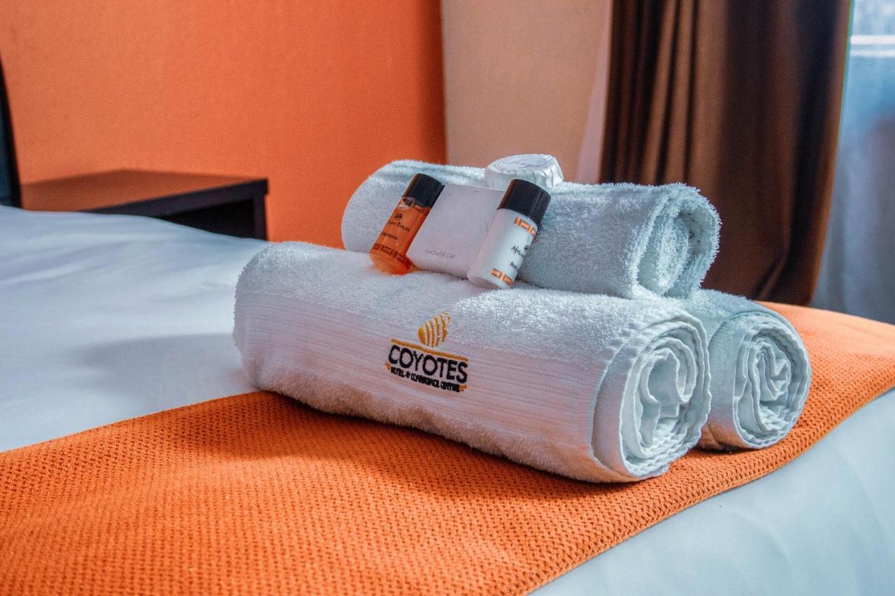 คาโยตีส์ โฮเต็ล แอนด์ คอนเฟอเรนซ์ เซ็นเตอร์ Hotel Mbombela ภายนอก รูปภาพ