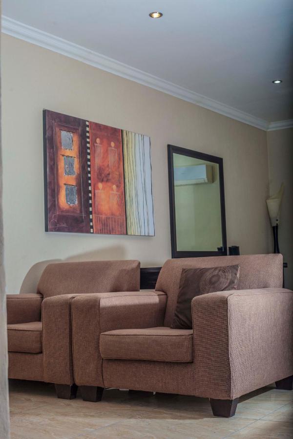 คาโยตีส์ โฮเต็ล แอนด์ คอนเฟอเรนซ์ เซ็นเตอร์ Hotel Mbombela ภายนอก รูปภาพ